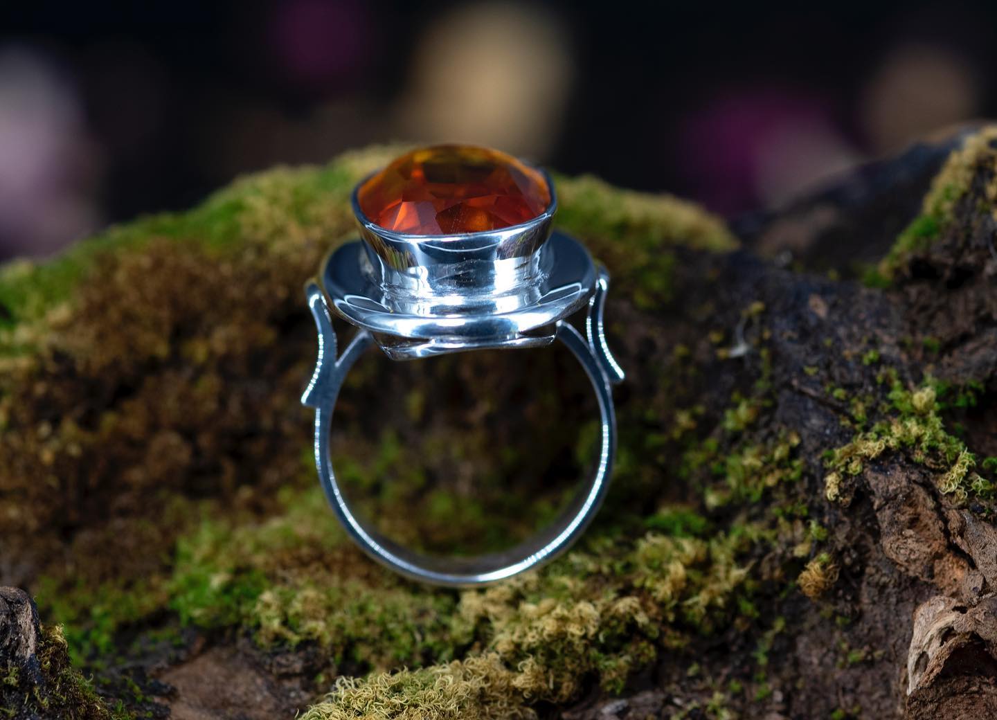 Pierścionek z bursztynem